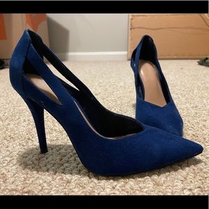 Blue suede Zara pumps